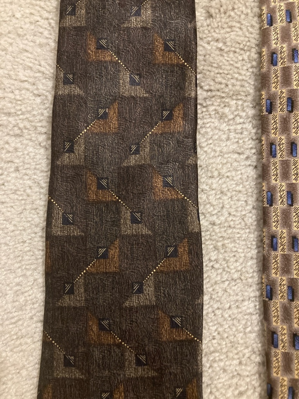 Men's Classic Patterned Neckties - Picture 2 of 5
